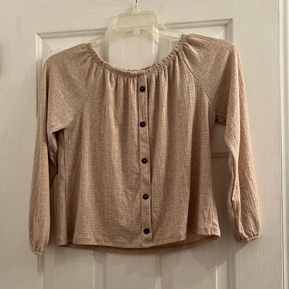 ❗️Size small oatmeal beige shirt cropped top - Picture 2 of 4